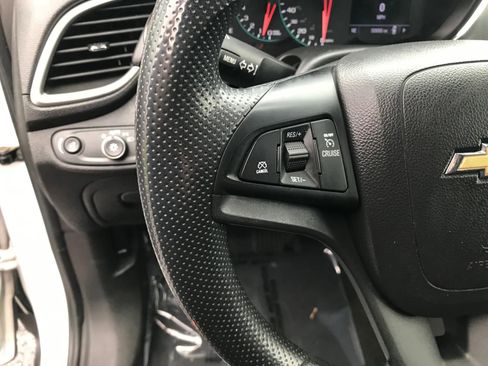 Used 2020 Chevrolet Trax LT image 13