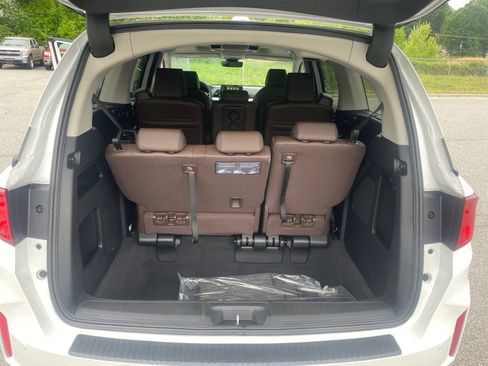New 2026 Honda Odyssey Touring image 15