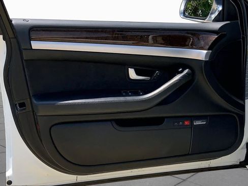Used 2007 Audi S8 AWD/4WD image 21