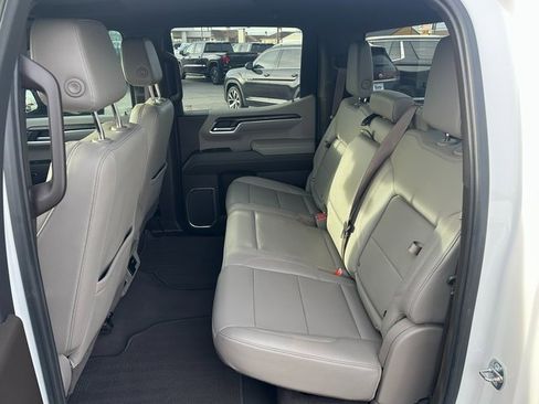 Used 2023 GMC Sierra 1500 SLT image 24