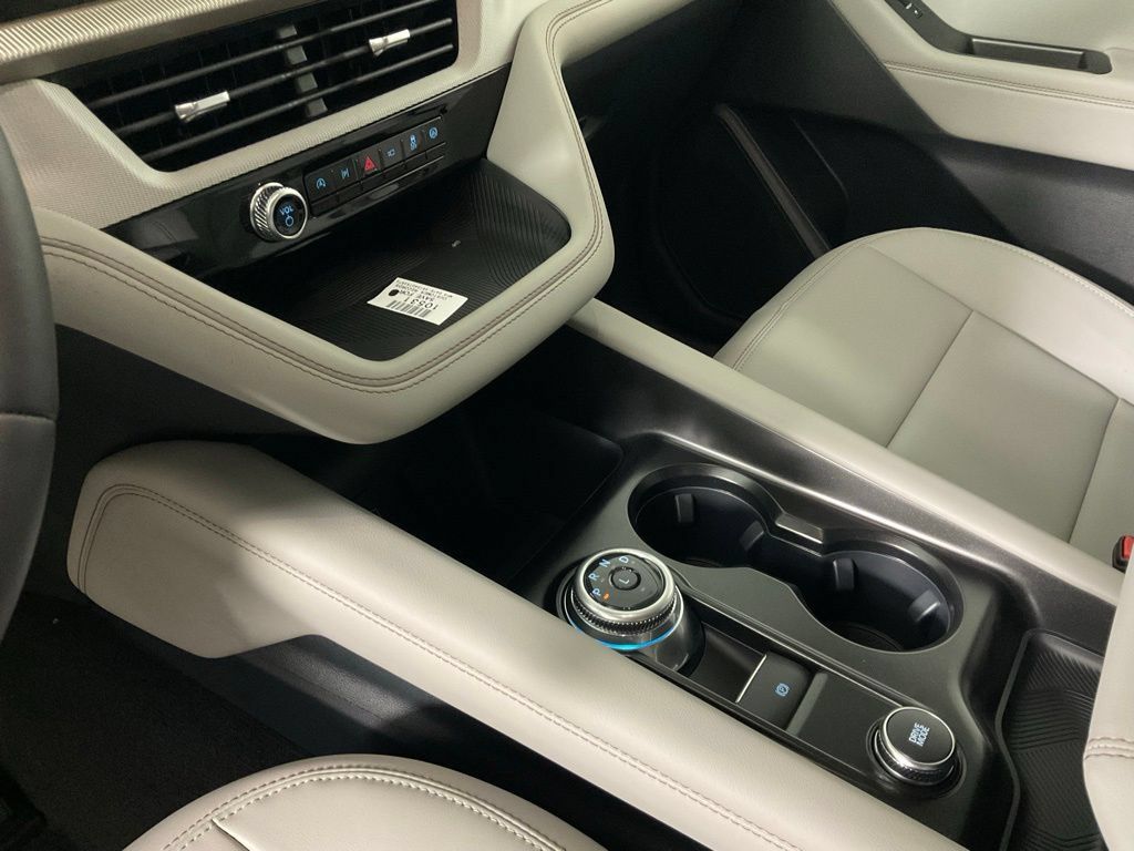 New 2026 Ford Explorer Active w/ Active Comfort Package RWD image 20
