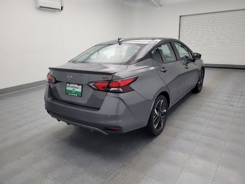 Used 2024 Nissan Versa SR FWD image 9