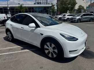 Used 2020 Tesla Model Y Long Range video 2