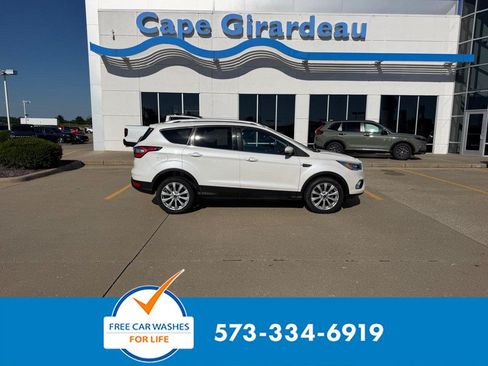 Used 2017 Ford Escape Titanium FWD image 1