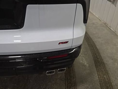 New 2026 Chevrolet Traverse RS w/ LPO, Floor Liner Package AWD/4WD image 9