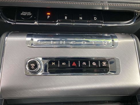 Certified 2025 Lincoln Aviator AWD w/ Equipment Group 101A image 27