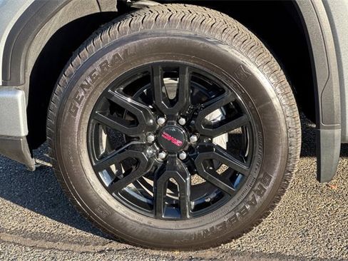 Used 2025 GMC Sierra 1500 Elevation image 46