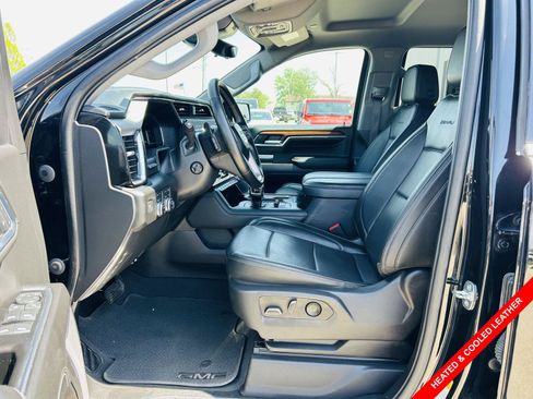 Used 2023 GMC Sierra 1500 Denali w/ Technology Package AWD/4WD image 3