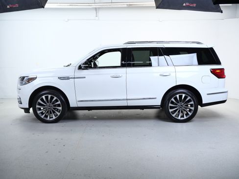 Used 2021 Lincoln Navigator Reserve w/ Luxury Package AWD/4WD image 9