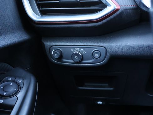 Used 2022 Chevrolet TrailBlazer RS w/ Sun and Liftgate Package image 37