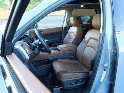 Certified 2025 Nissan Pathfinder Platinum w/ Lighting Package (N92) AWD/4WD image 10