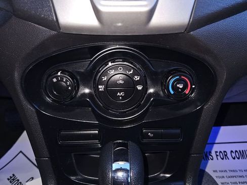 Used 2012 Ford Fiesta SE image 13