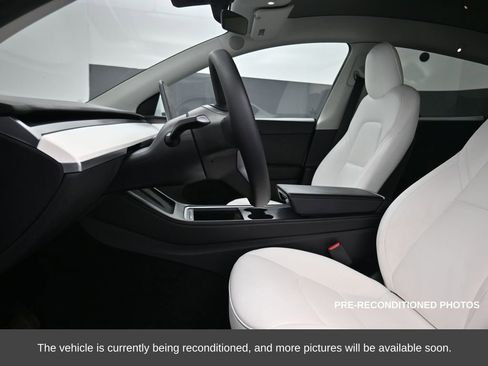 Used 2022 Tesla Model Y Long Range image 17