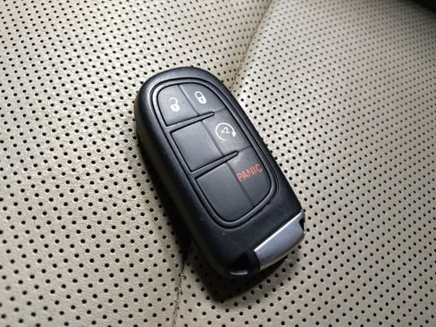 Used 2016 RAM 1500 Laramie w/ Convenience Group image 32