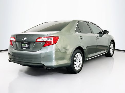 Used 2014 Toyota Camry LE image 9