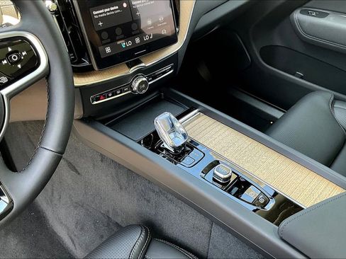 New 2026 Volvo XC60 B5 Ultra w/ Protection Package Premier image 21