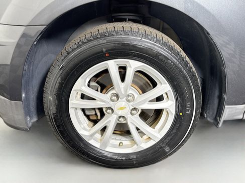 Used 2017 Chevrolet Equinox LT w/ Convenience Package image 37