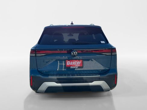 New 2025 Volkswagen Tiguan SE image 8