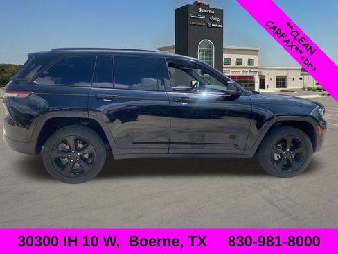 Used 2024 Jeep Grand Cherokee Limited w/ Black Appearance Package image 2