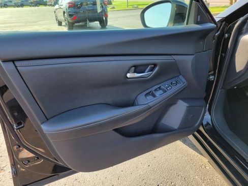Used 2024 Nissan Sentra SV FWD image 6