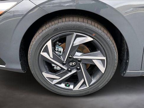 New 2025 Hyundai Elantra SEL image 13