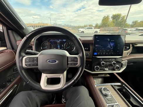 Used 2023 Ford Expedition Max Limited image 21