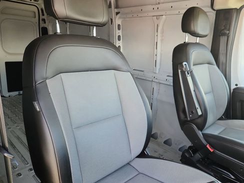 Used 2023 RAM ProMaster 2500 FWD image 17