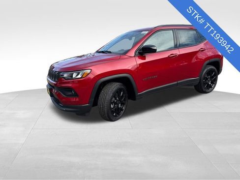 New 2026 Jeep Compass Latitude image 3