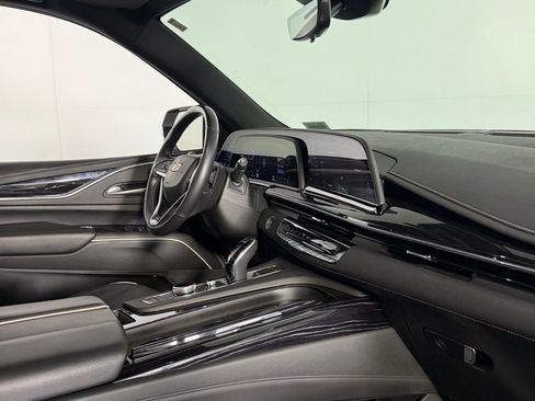 Used 2021 Cadillac Escalade Sport w/ LPO, ONYX Package image 33