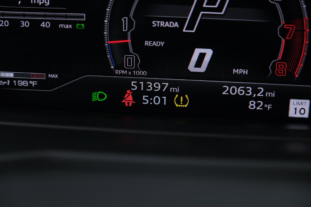 Used 2023 Lamborghini Urus Performante AWD/4WD image 62