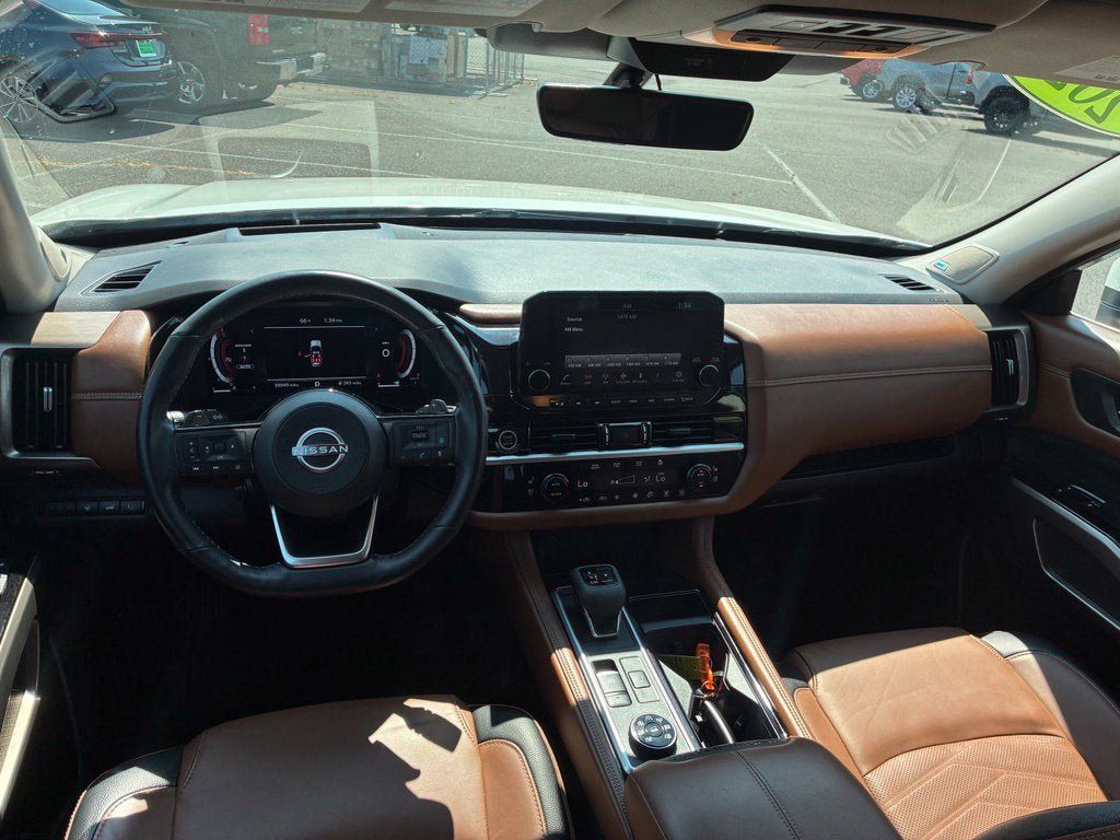 Used 2024 Nissan Pathfinder Platinum AWD/4WD image 15