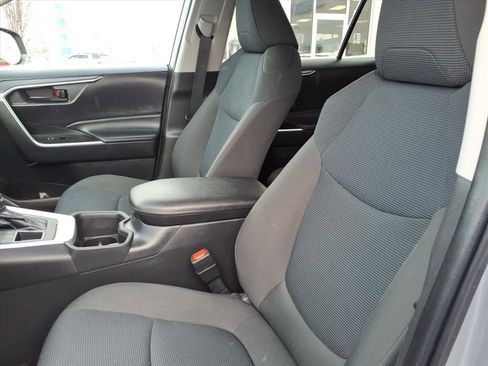 Used 2023 Toyota RAV4 LE image 10