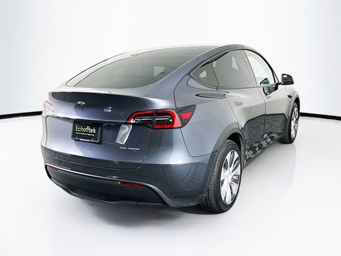 Used 2023 Tesla Model Y Long Range image 9