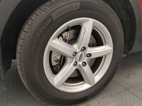 Used 2018 Ford Explorer XLT w/ Equipment Group 201A FWD image 31
