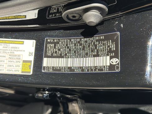 Used 2025 Toyota Corolla LE image 30