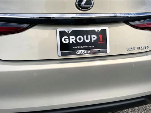 Used 2024 Lexus ES 350 w/ Premium Package FWD image 10