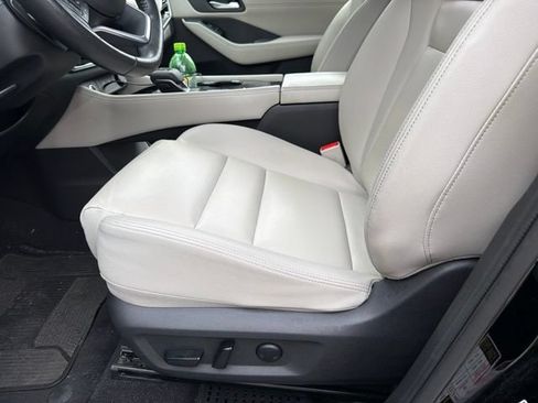 Used 2023 Nissan Rogue SL w/ SL Premium Package FWD image 11