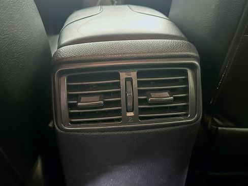 Used 2019 Nissan Rogue SV w/ Premium Package image 27