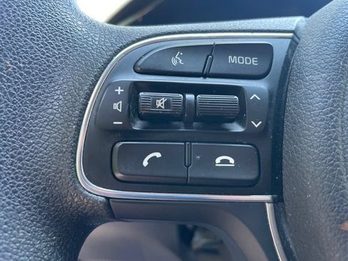 Used 2020 Kia Niro LX FWD image 12