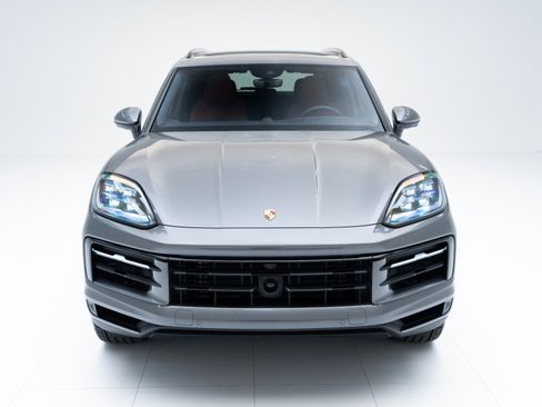 New 2026 Porsche Cayenne image 6