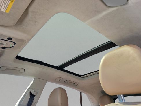 Used 2019 Audi Q8 Prestige w/ Luxury Package image 27