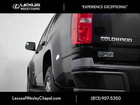 Used 2015 Chevrolet Colorado Z71 AWD/4WD image 9