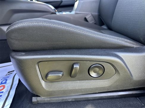 Used 2024 GMC Canyon Elevation w/ Convenience Package image 12