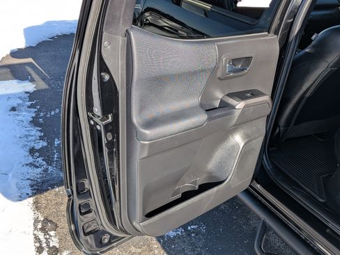 Certified 2023 Toyota Tacoma TRD Off-Road w/ TRD Premium Off Road Package image 23