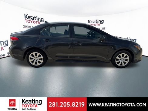 Used 2025 Toyota Corolla LE image 8