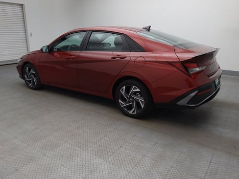 Used 2025 Hyundai Elantra Sport FWD image 3