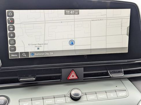 Used 2025 Hyundai Elantra Limited FWD image 12