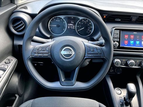Used 2024 Nissan Kicks S image 5