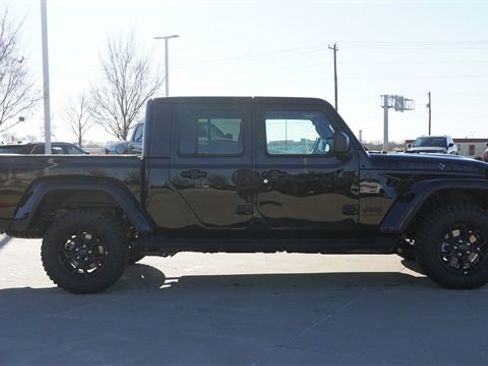New 2026 Jeep Gladiator Sport image 10