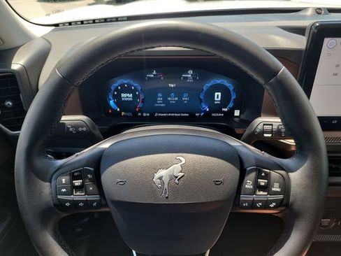 Used 2025 Ford Bronco Sport Outer Banks w/ Outer Banks Tech Package+ AWD/4WD image 29